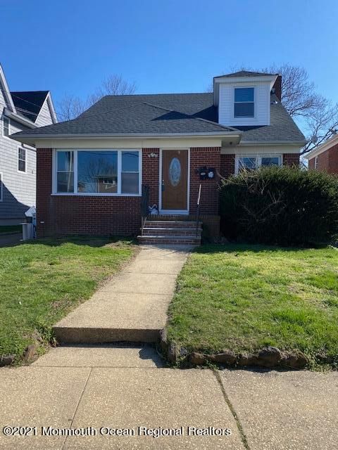 Attached, Exterior, Facade, Brick Facade, Cape Cod