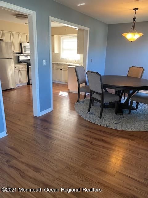 Dining room, Interior, Kitchen, Pendant Lights, Wood Texture Flooring