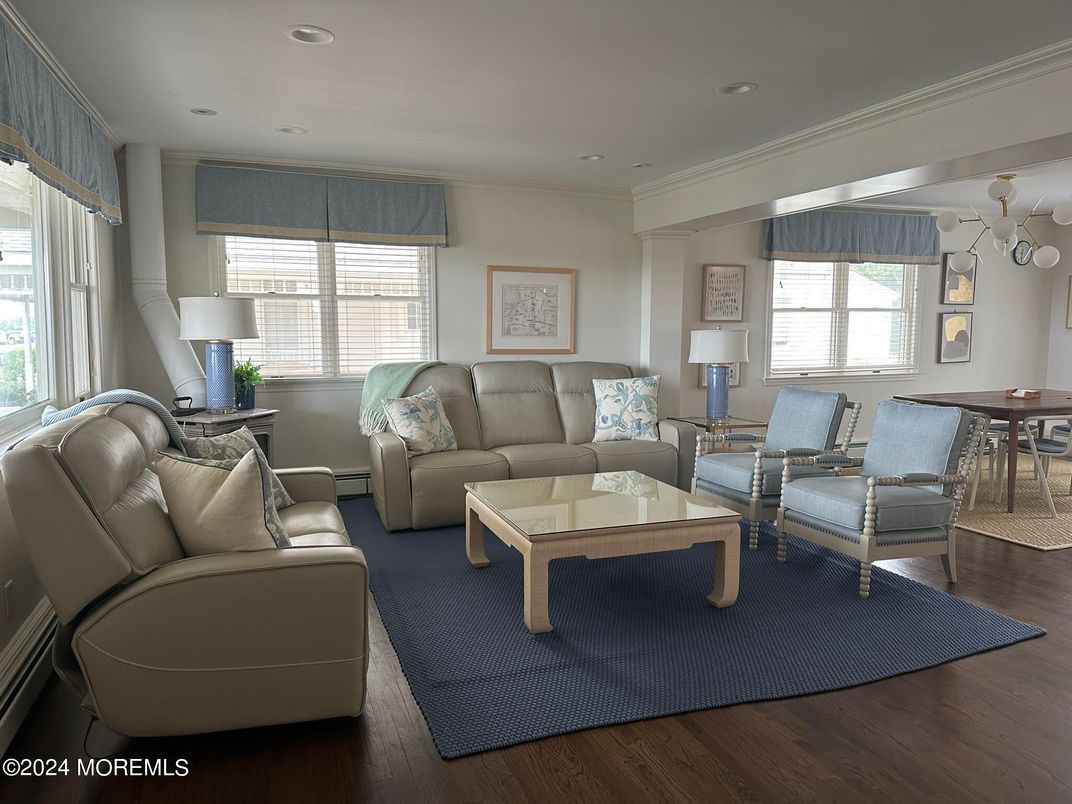 Dining room, Interior, Living room, Recessed Lighting, Wood Texture Flooring