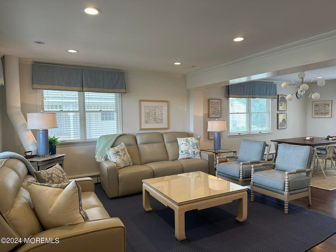 Dining room, Interior, Living room, Recessed Lighting, Wood Texture Flooring