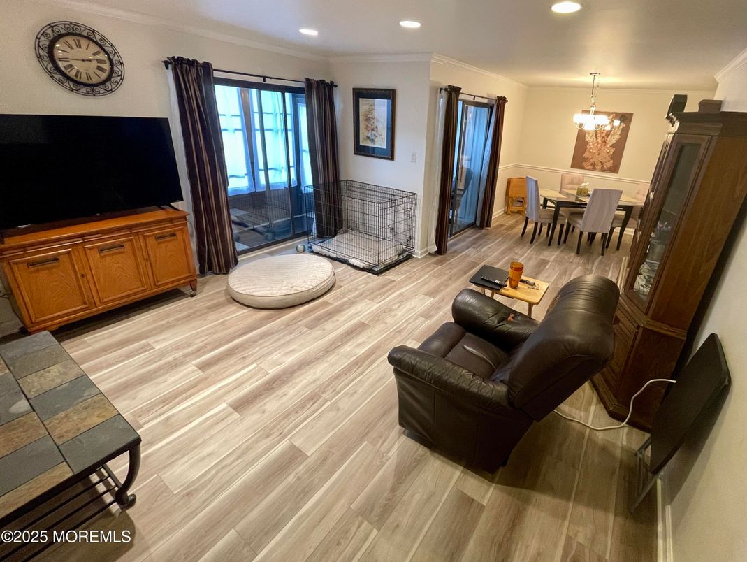 Dining room, Interior, Living room, Pendant Lights, Recessed Lighting, Wood Texture Flooring