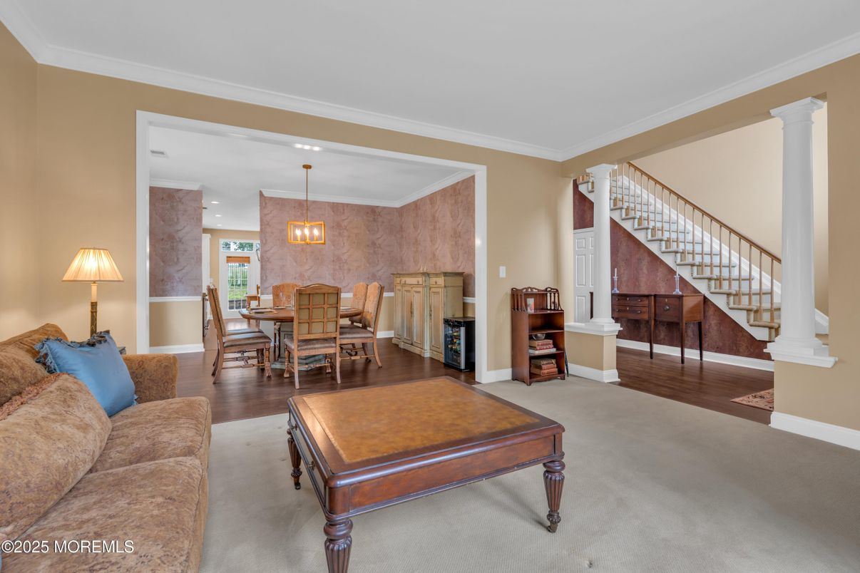 Dining room, Interior, Living room, Pendant Lights, Recessed Lighting, Wood Texture Flooring