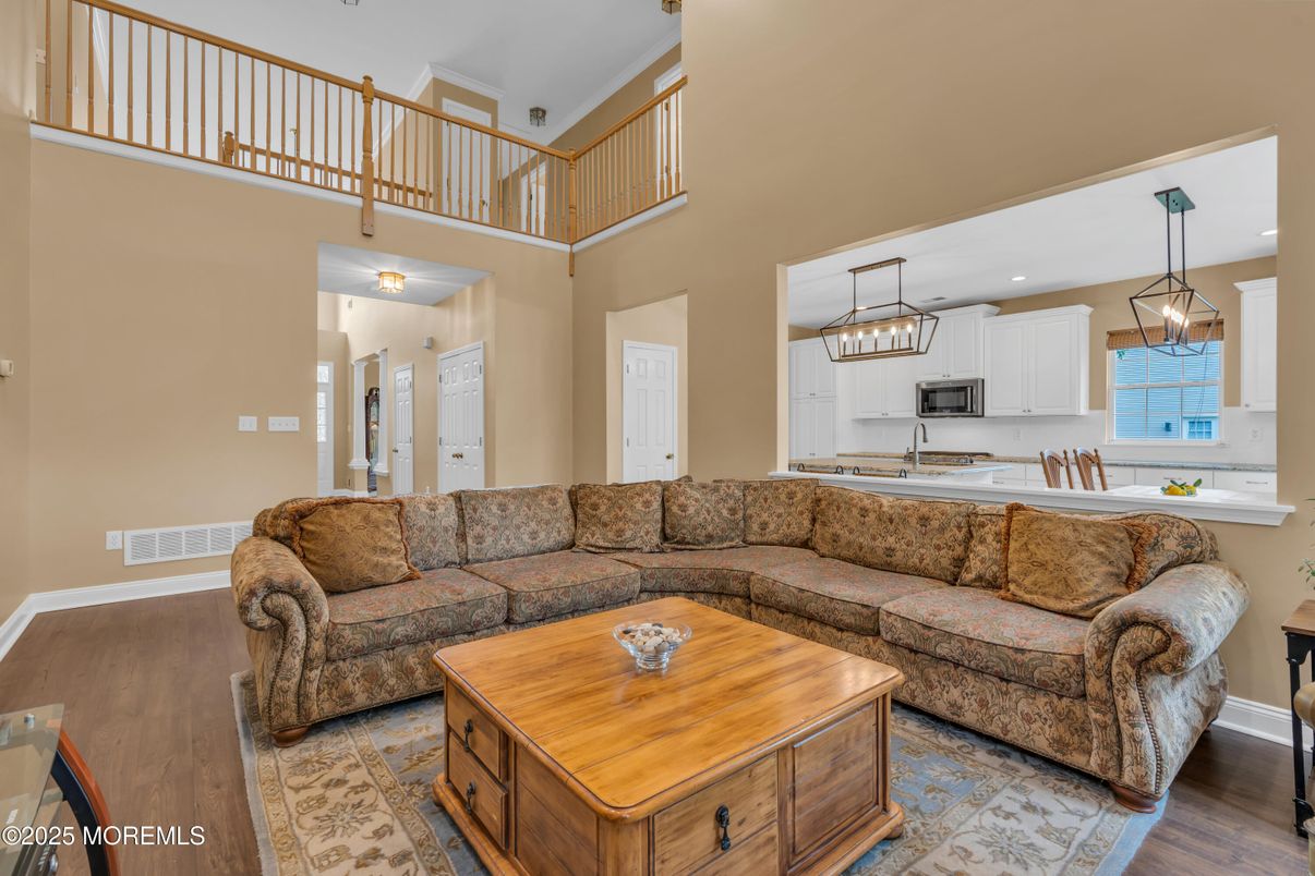 Interior, Kitchen, Living room, Pendant Lights, Recessed Lighting, Wood Texture Flooring