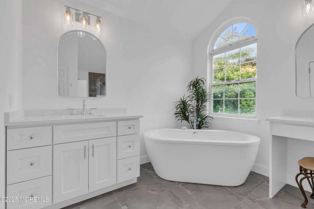 Bathroom, Dual Sink Vanities, Free Standing Baths, Interior