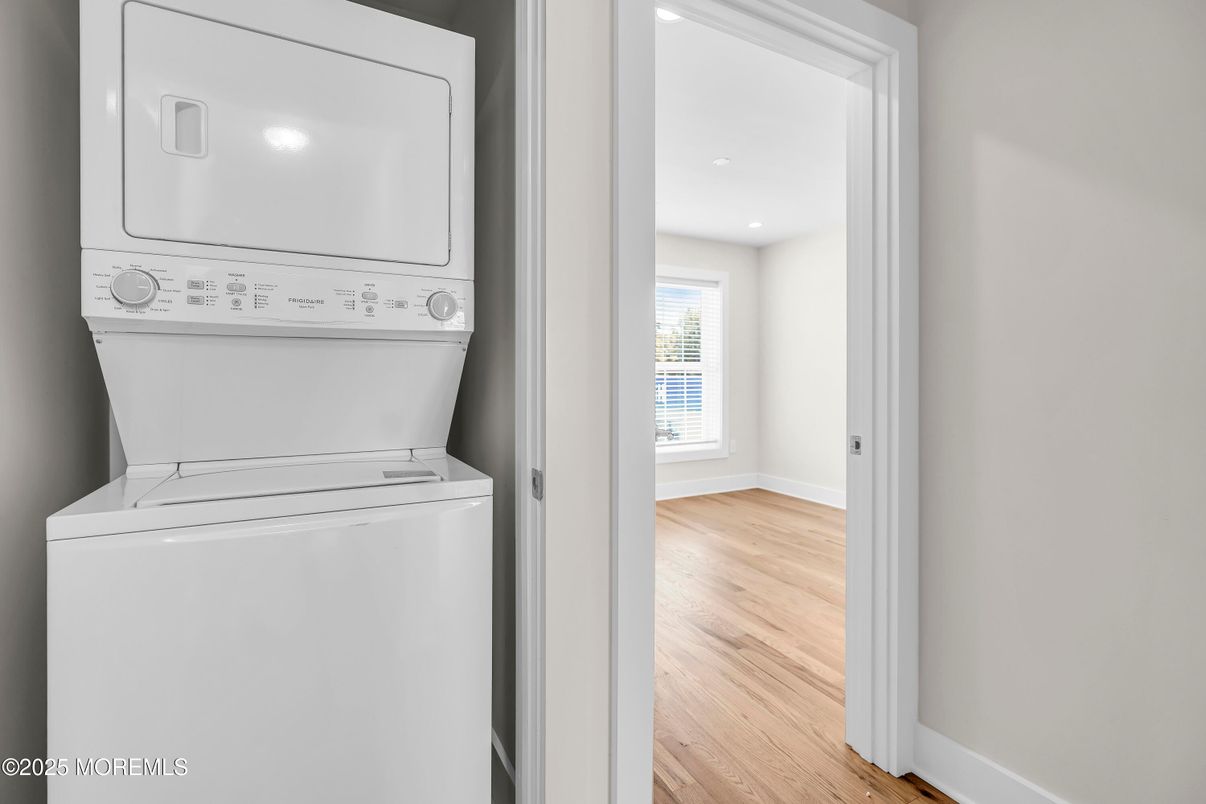 Interior, Recessed Lighting, Utility Closets, Washer, Wood Texture Flooring