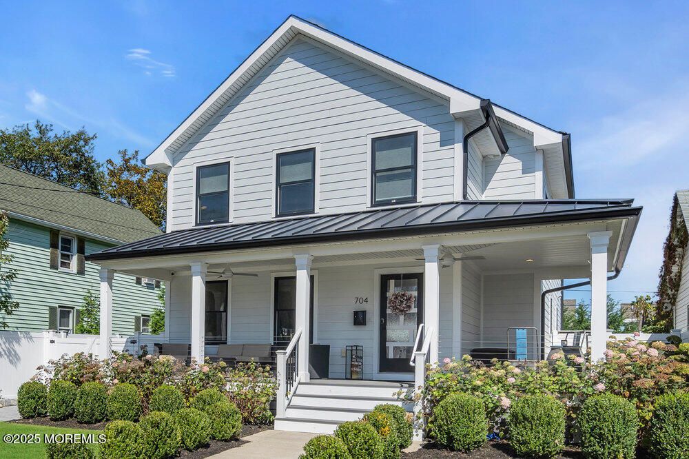 Exterior, Facade, Farmhouse