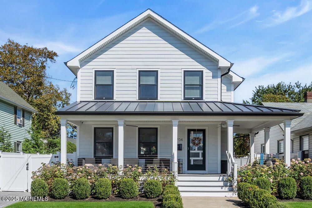 Exterior, Facade, Farmhouse
