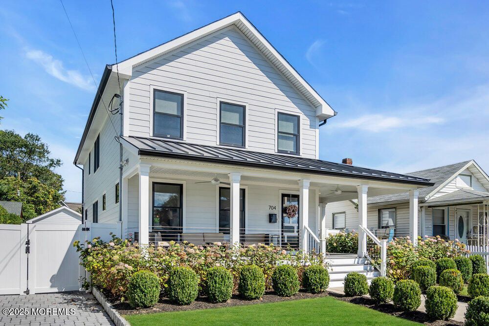 Exterior, Facade, Farmhouse