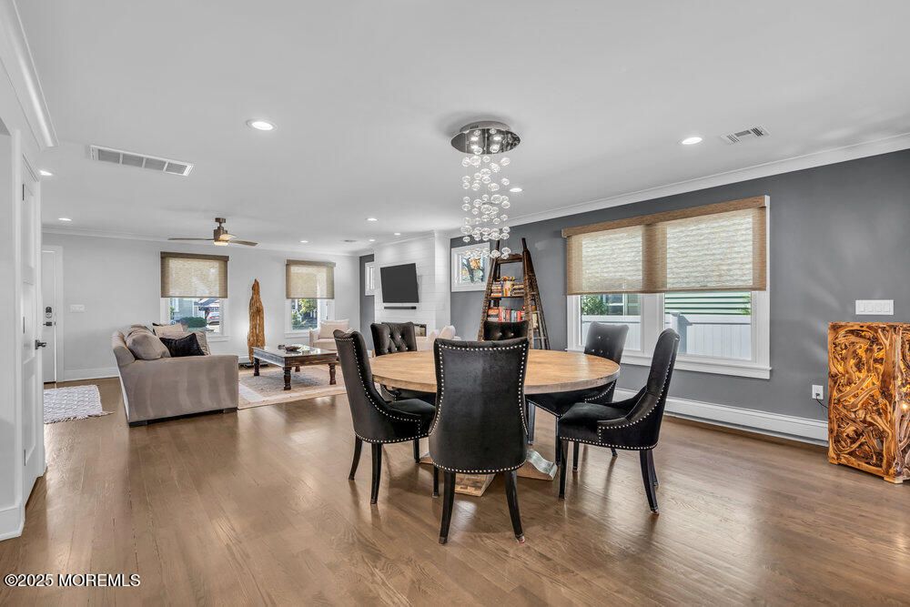 Dining room, Interior, Living room, Pendant Lights, Recessed Lighting, Wood Texture Flooring