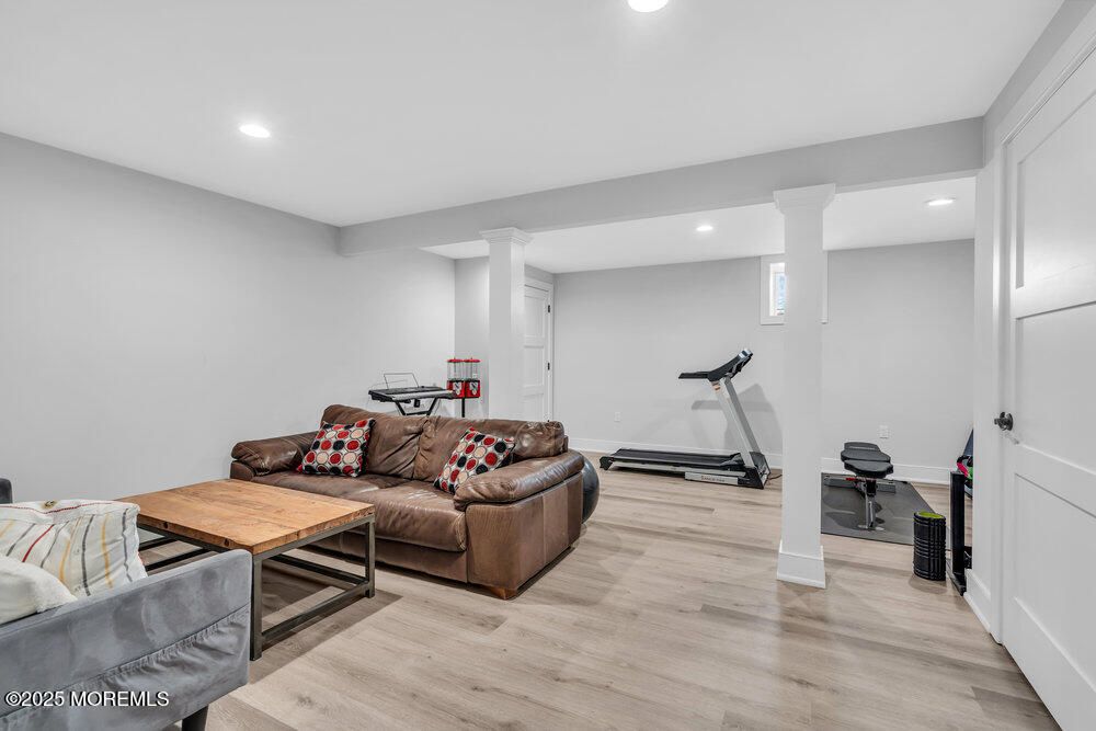 Fitness Equipment, Interior, Recessed Lighting, Wood Texture Flooring