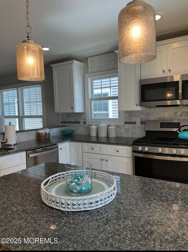 Interior, Kitchen, Pendant Lights, Recessed Lighting, Stainless Steel Appliances