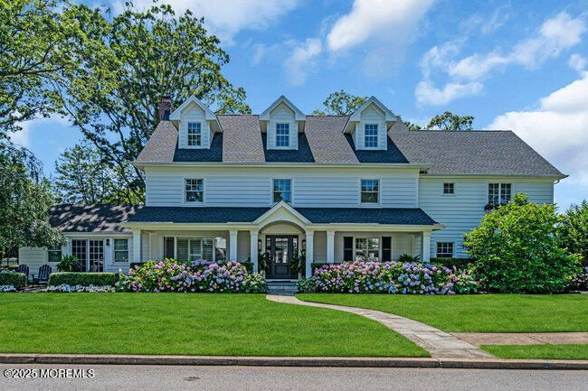 Exterior, Facade, Cape Cod