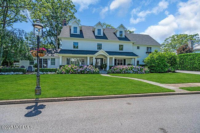 Exterior, Facade, Georgian