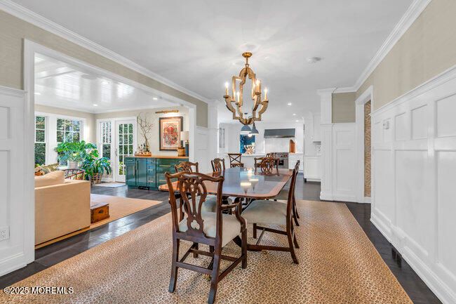 Chandelier, Dining room, Fireplace, Interior, Recessed Lighting, Wood Texture Flooring