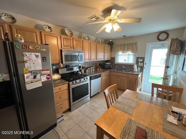 Dining room, Interior, Kitchen, Stainless Steel Appliances