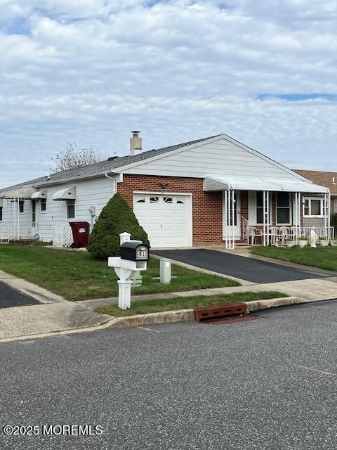 Attached, Exterior, Facade, Brick Facade, Ranch