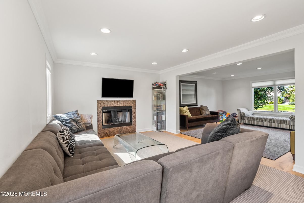 Fireplace, Interior, Living room, Recessed Lighting