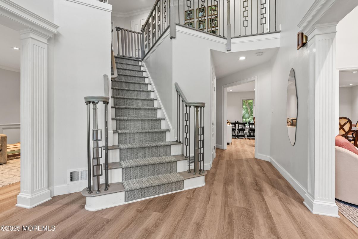 Interior, Recessed Lighting, Wood Texture Flooring