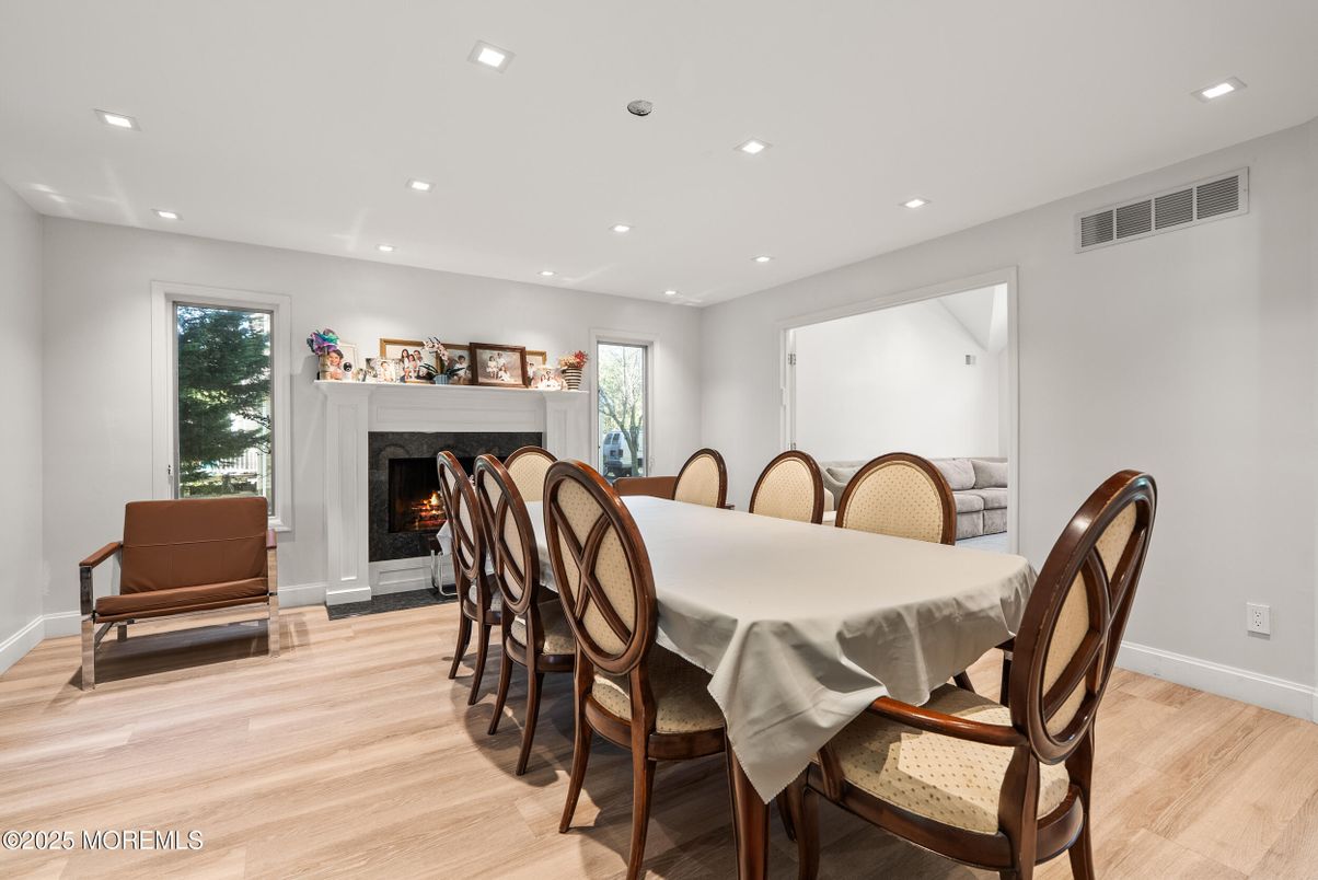 Dining room, Fireplace, Interior, Recessed Lighting, Wood Texture Flooring