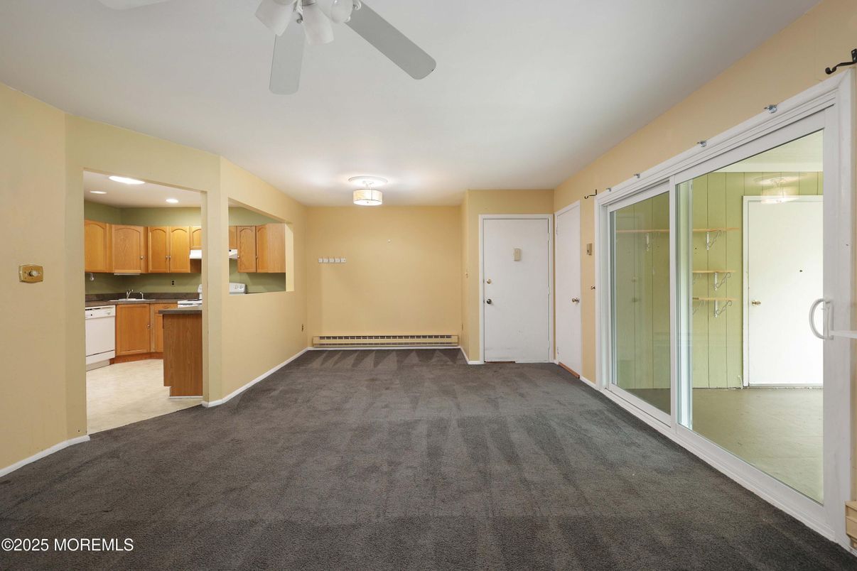 Empty room, Interior, Kitchen, Recessed Lighting