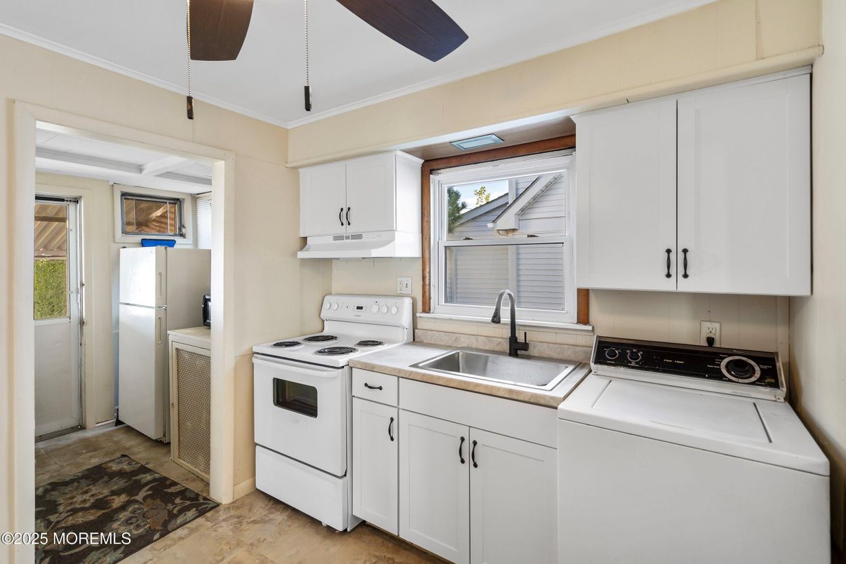 Interior, Kitchen, Washer