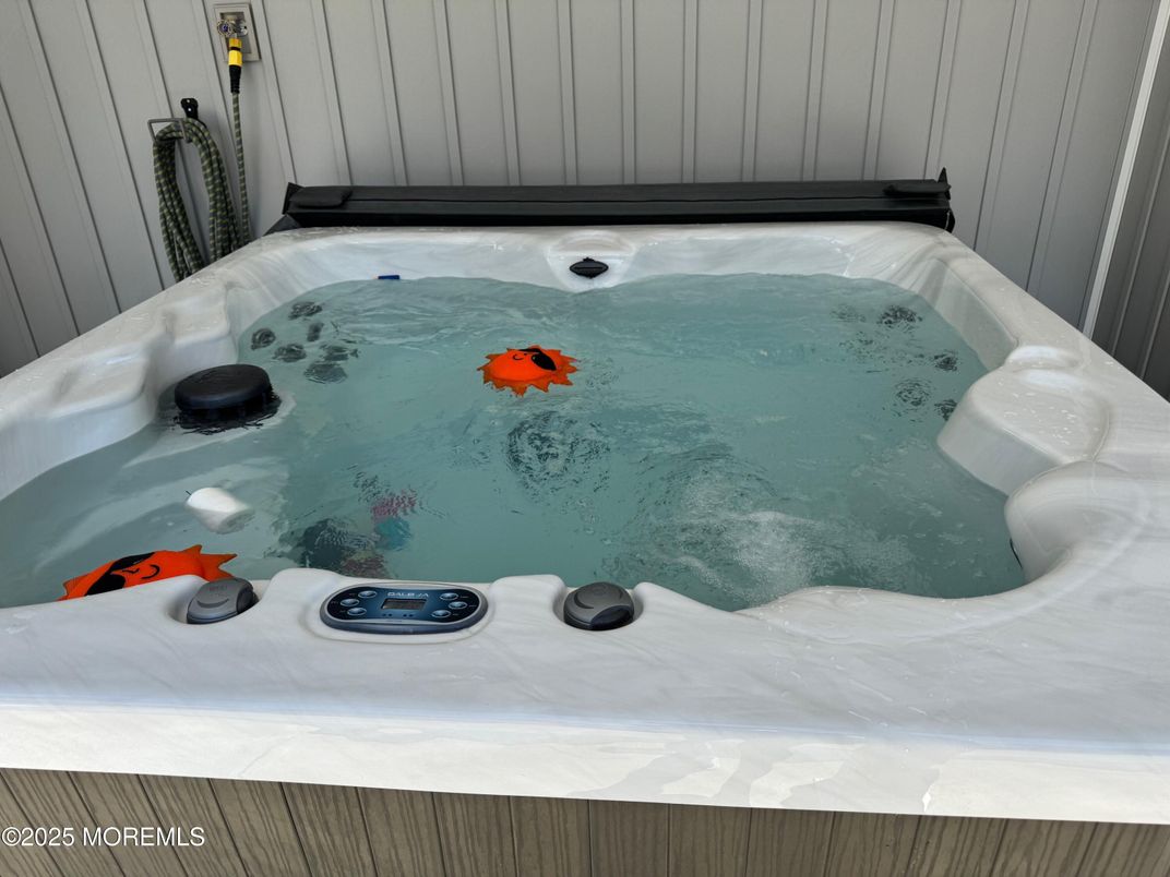 Exterior, Hot Tub