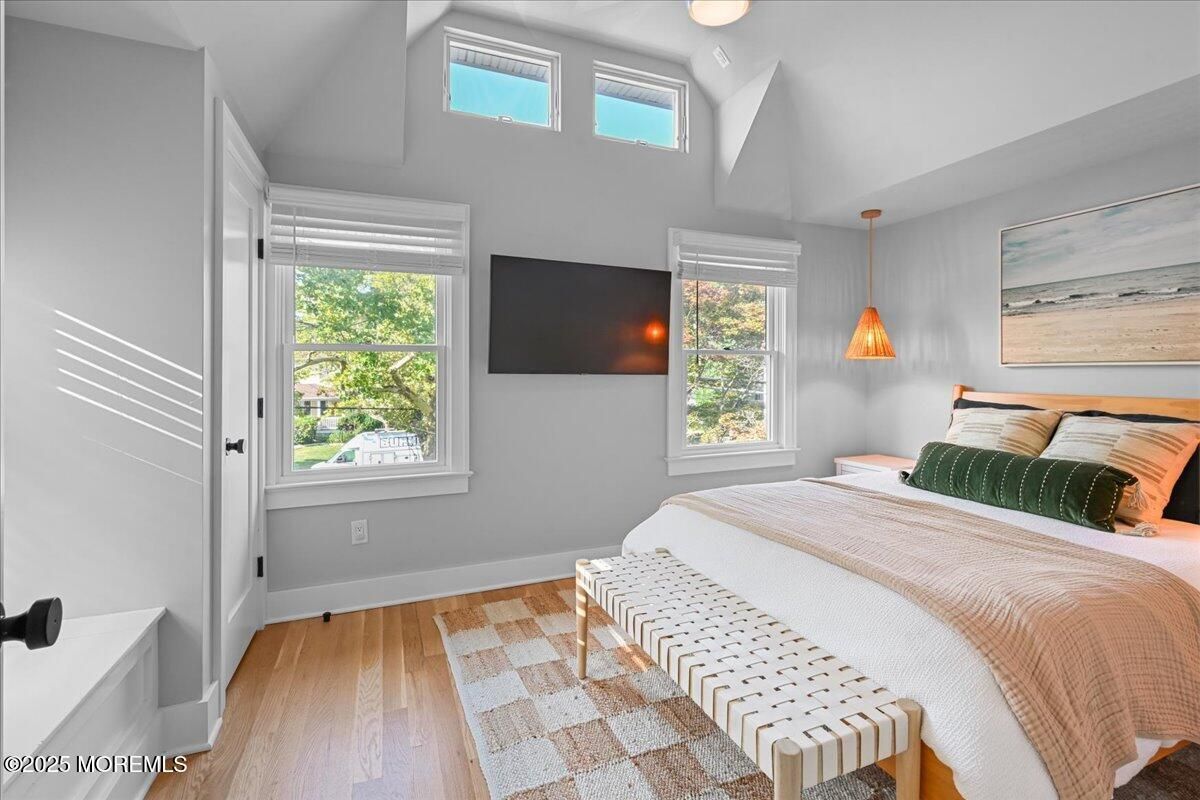 Bedroom, Interior, Pendant Lights, Wood Texture Flooring