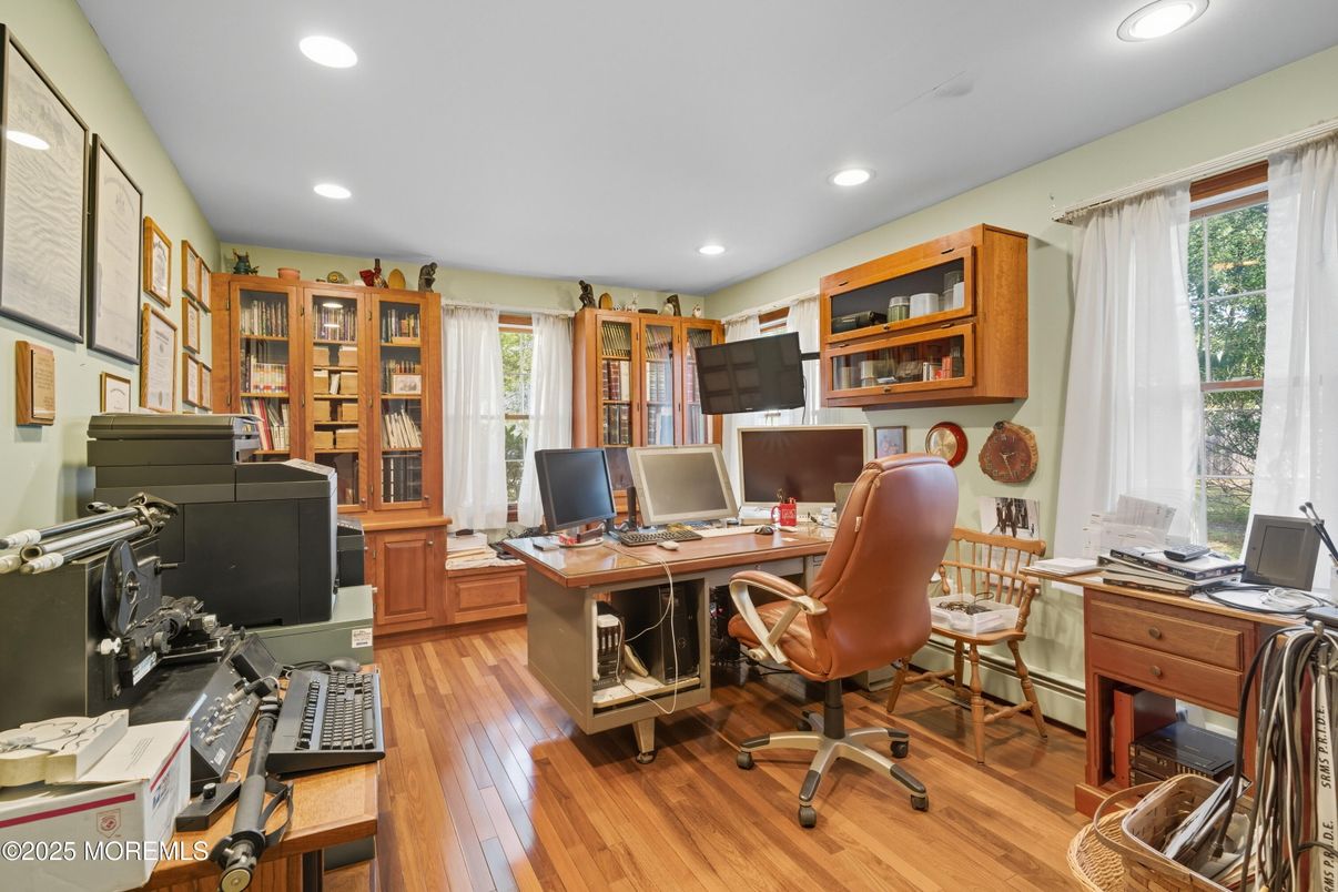 Home Office, Interior, Recessed Lighting, Wood Texture Flooring