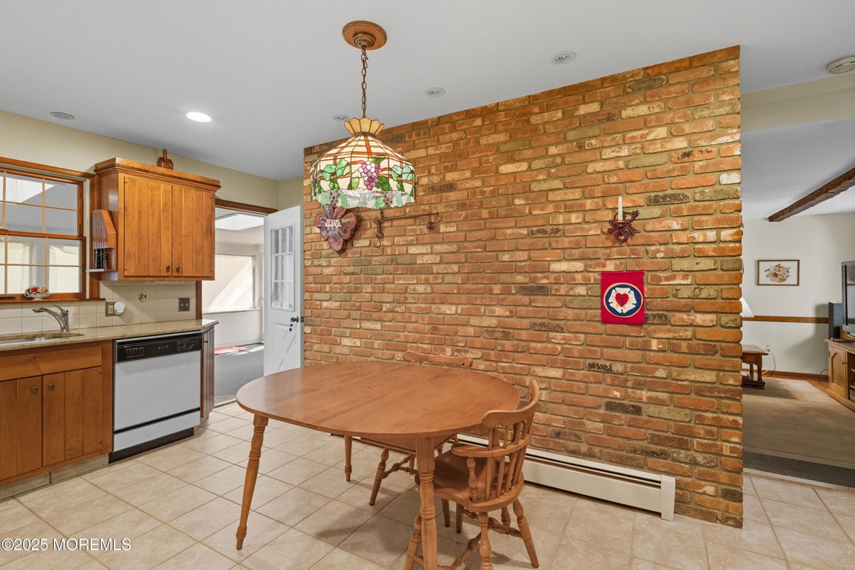 Dining room, Interior, Kitchen, Pendant Lights, Recessed Lighting, Stone Walls
