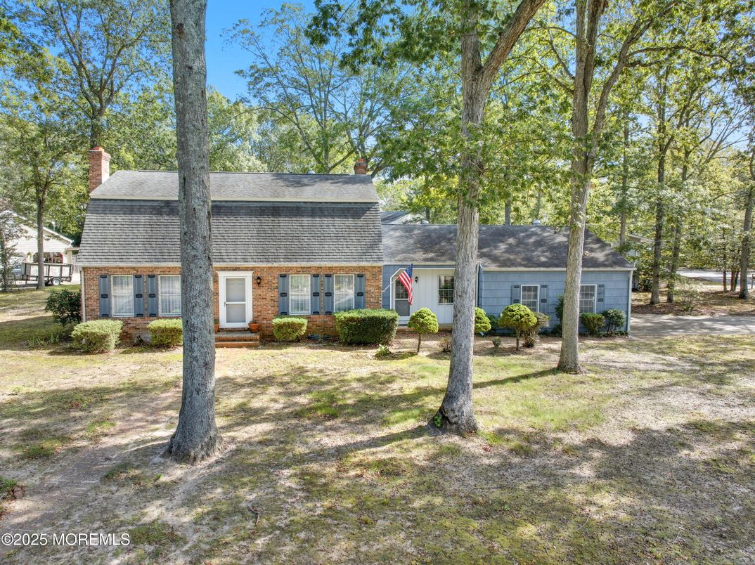 Exterior, Facade, Brick Facade, Cape Cod
