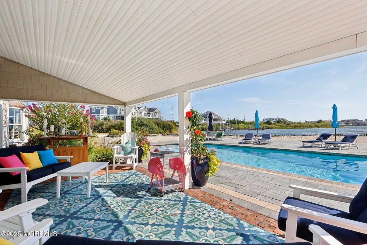 Exterior, Pool, Water