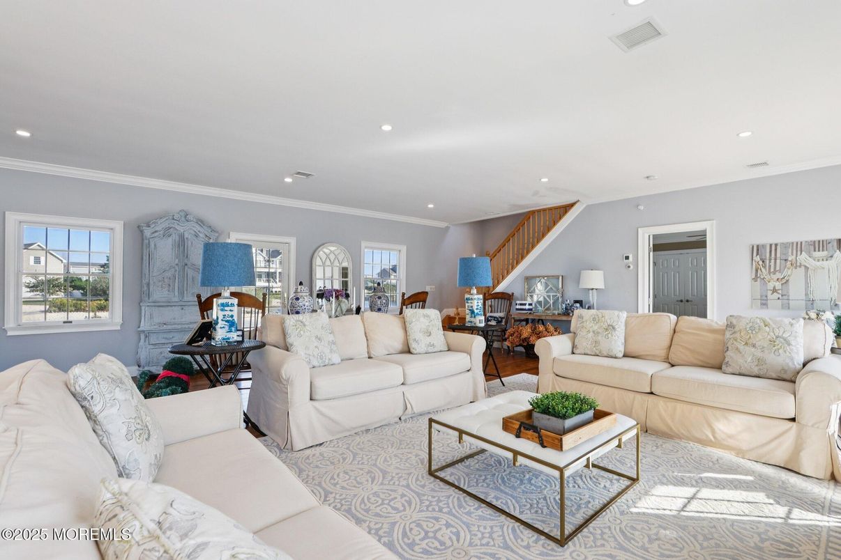 Dining room, Interior, Living room, Recessed Lighting