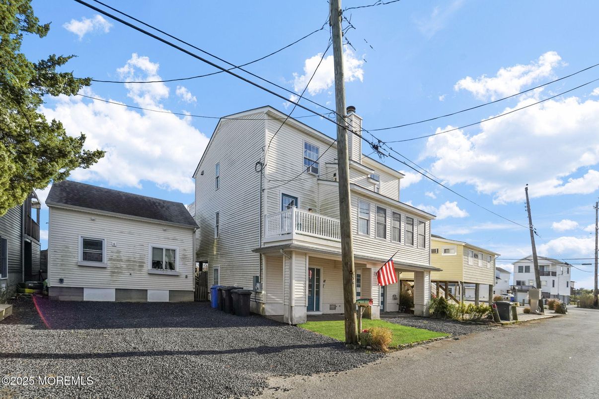 Exterior, Facade, Cape Cod