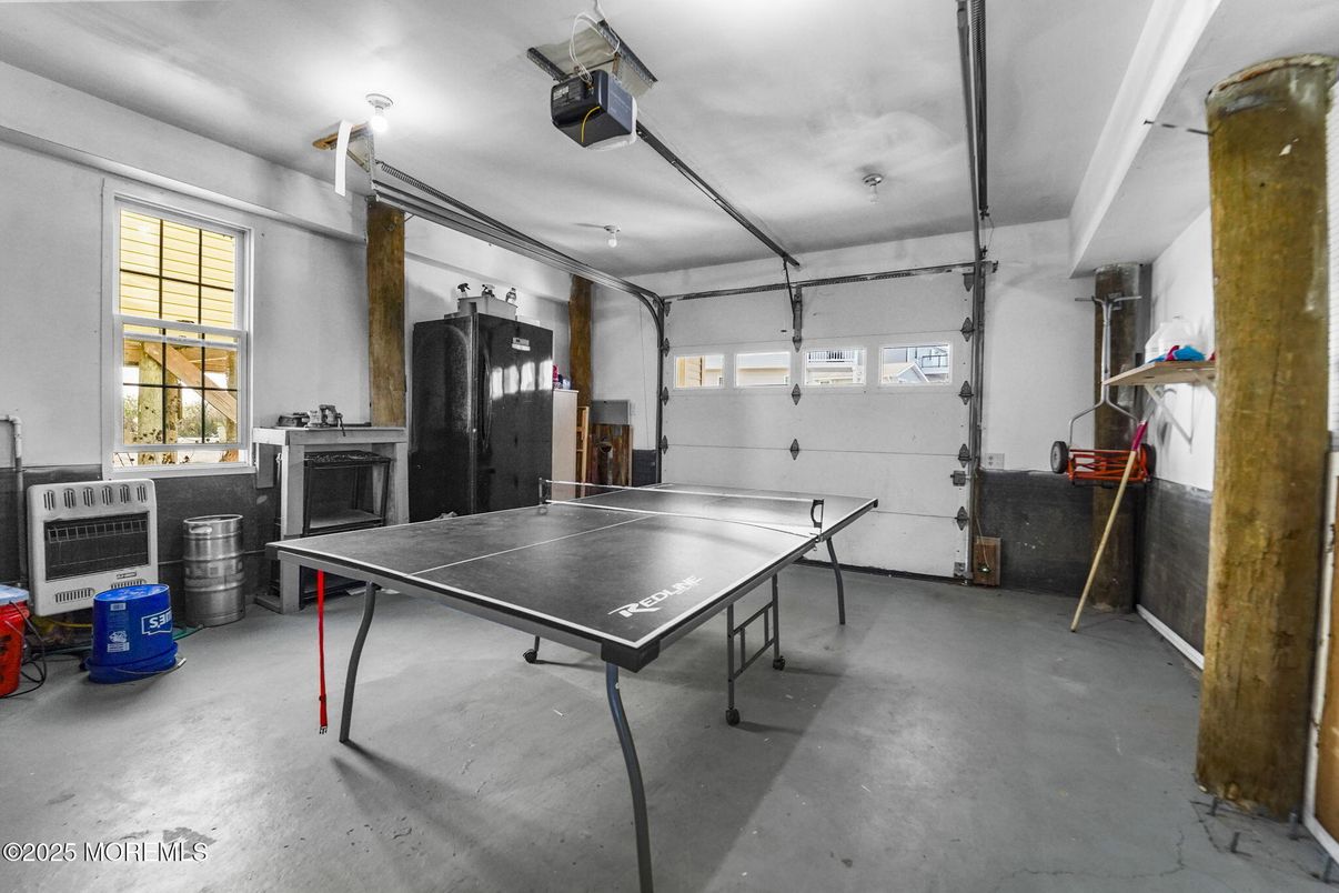 Game Room, Garage, Interior