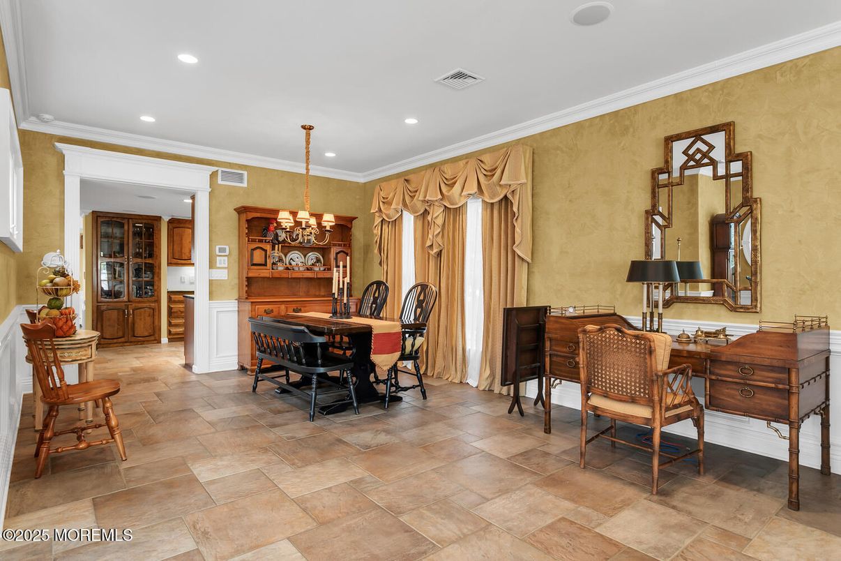 Chandelier, Dining room, Interior, Recessed Lighting