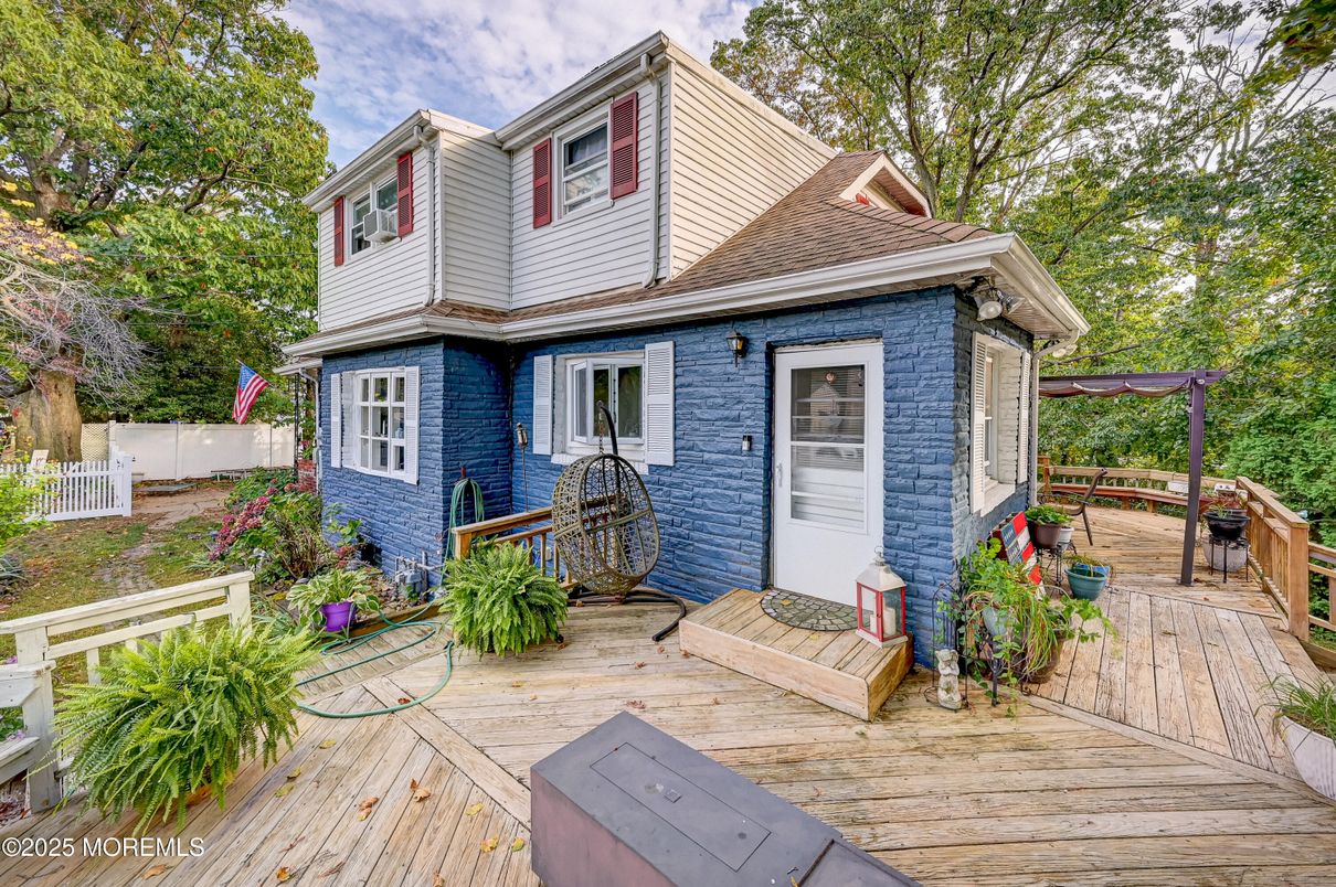 Exterior, Facade, Cape Cod