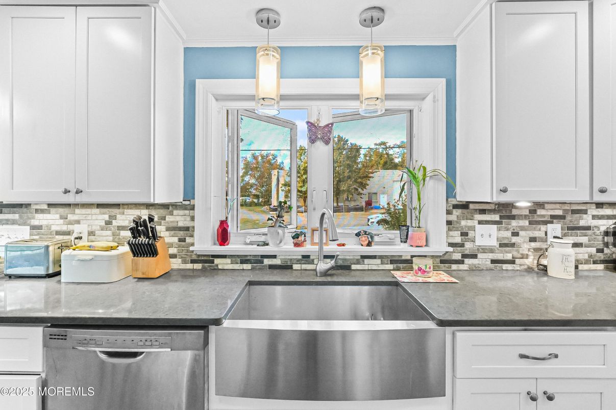 Interior, Kitchen, Pendant Lights, Stainless Steel Appliances
