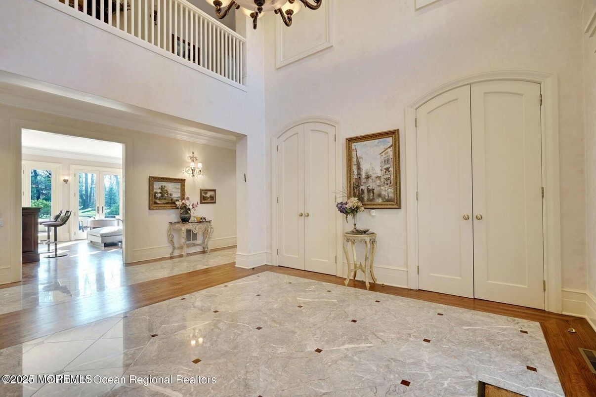 Chandelier, Interior