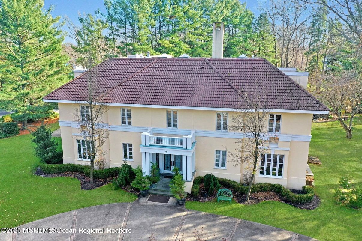 Exterior, Facade, French Provincial