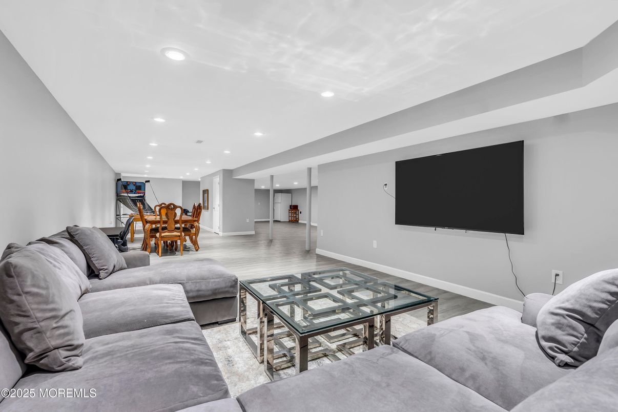 Dining room, Interior, Living room, Recessed Lighting, Wood Texture Flooring