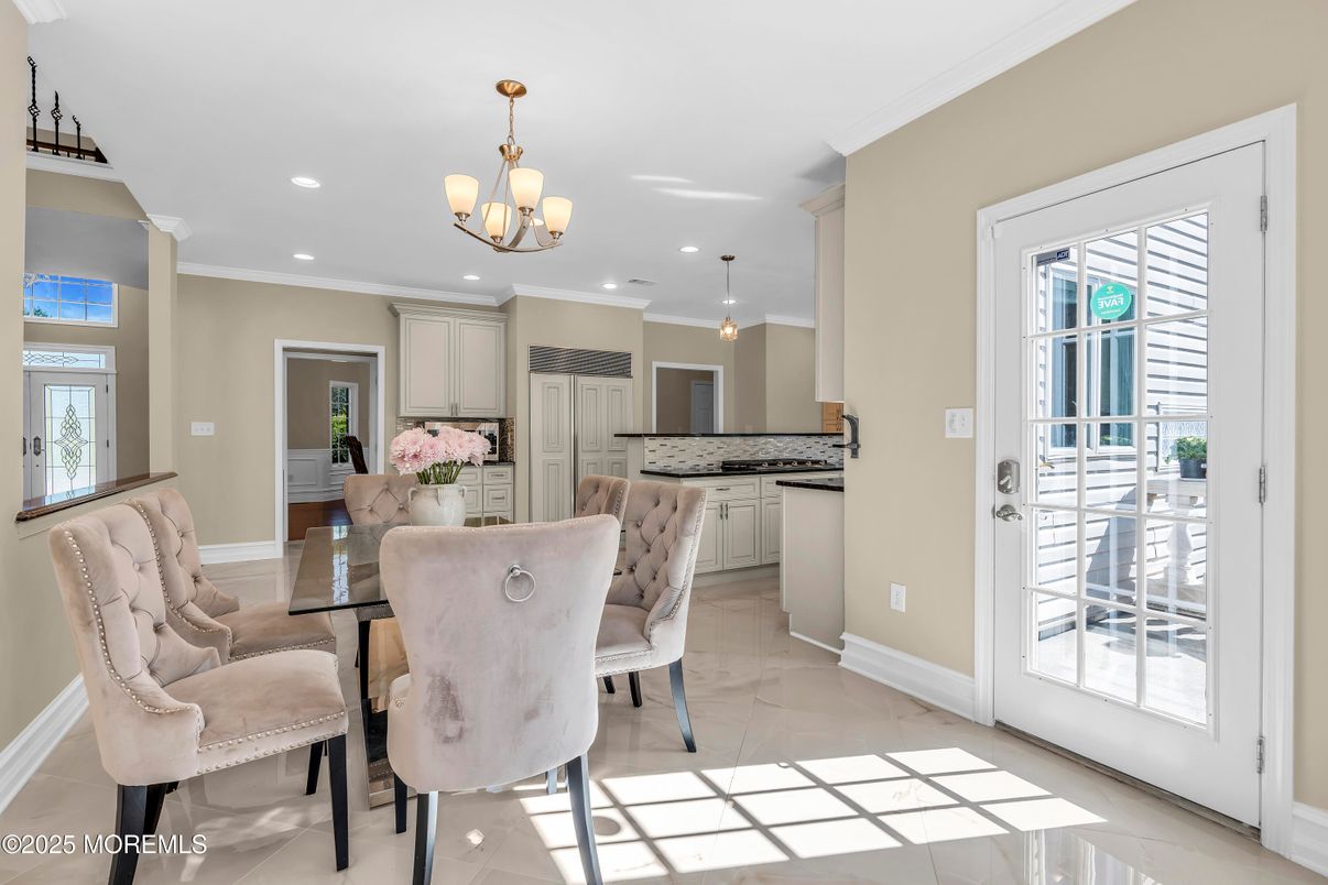 Chandelier, Dining room, Interior, Kitchen, Pendant Lights, Recessed Lighting