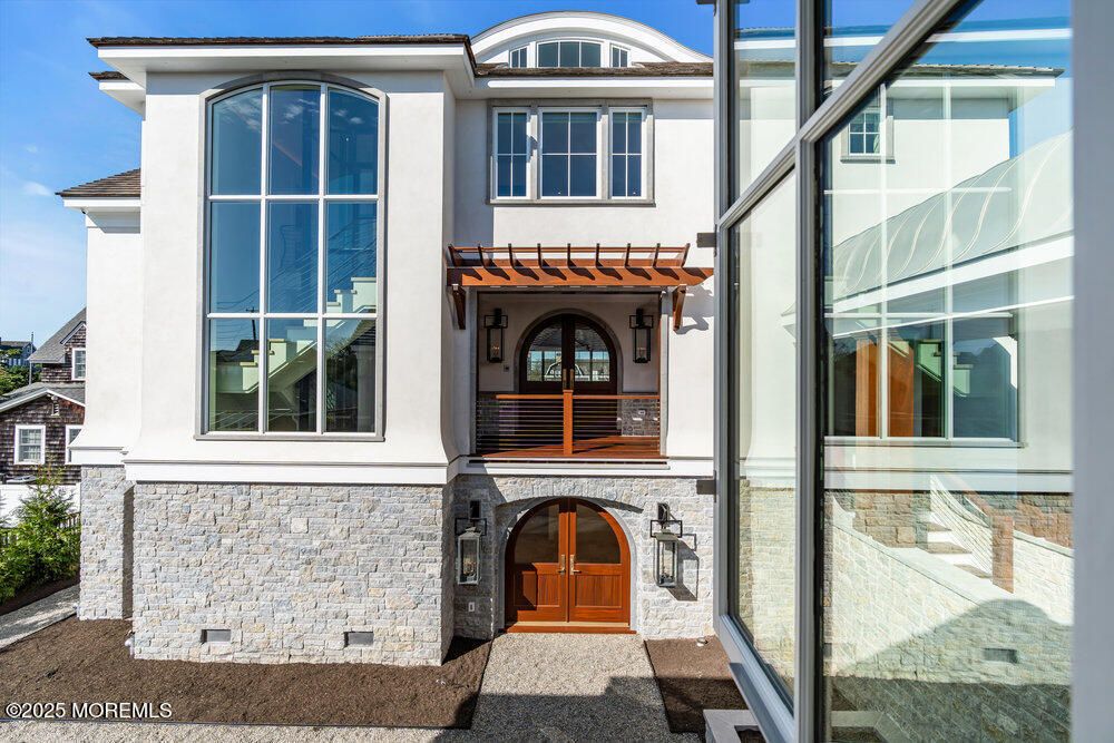 Exterior, Facade, Mediterranean