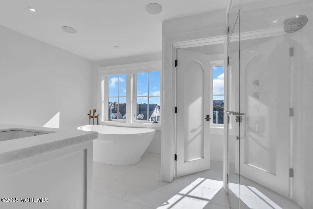 Bathroom, Free Standing Baths, Glass Shower, Interior, Recessed Lighting, Water