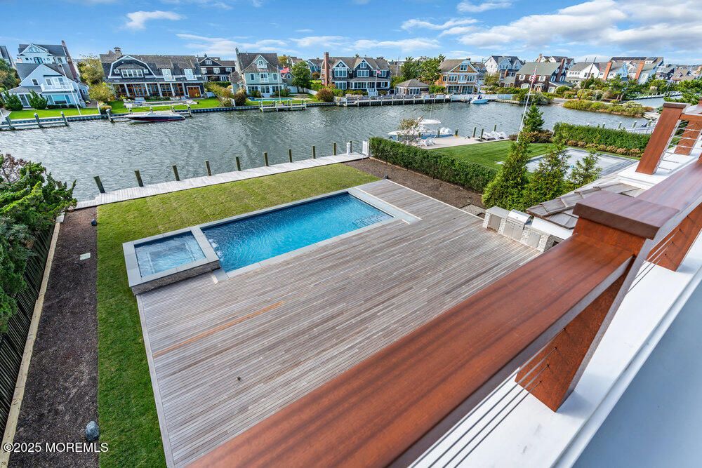 Exterior, Pool, Water