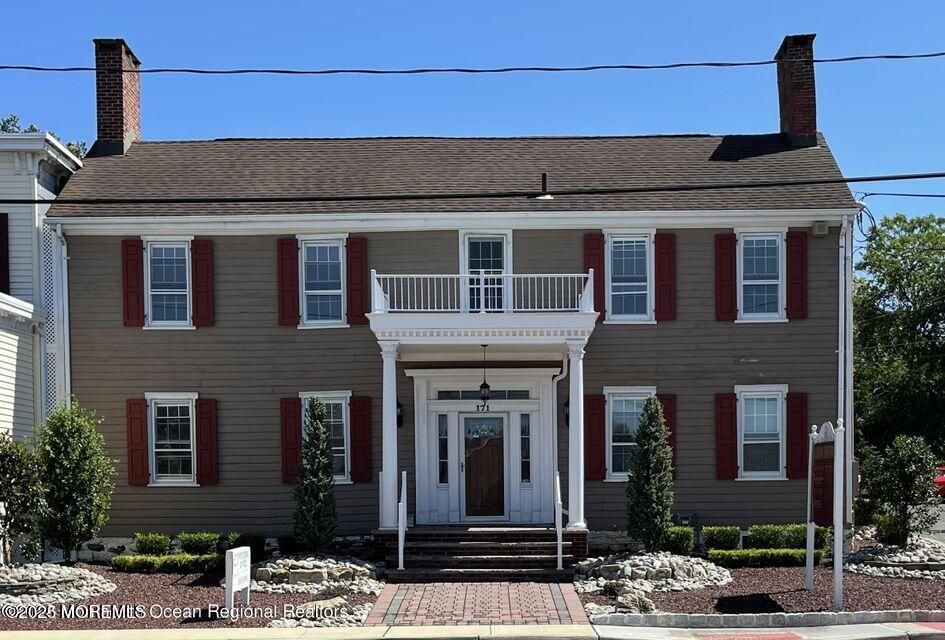 Exterior, Facade, Georgian