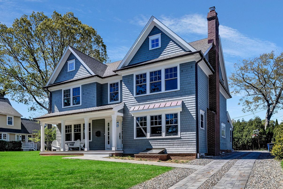 Exterior, Facade, Queen Anne Victorian