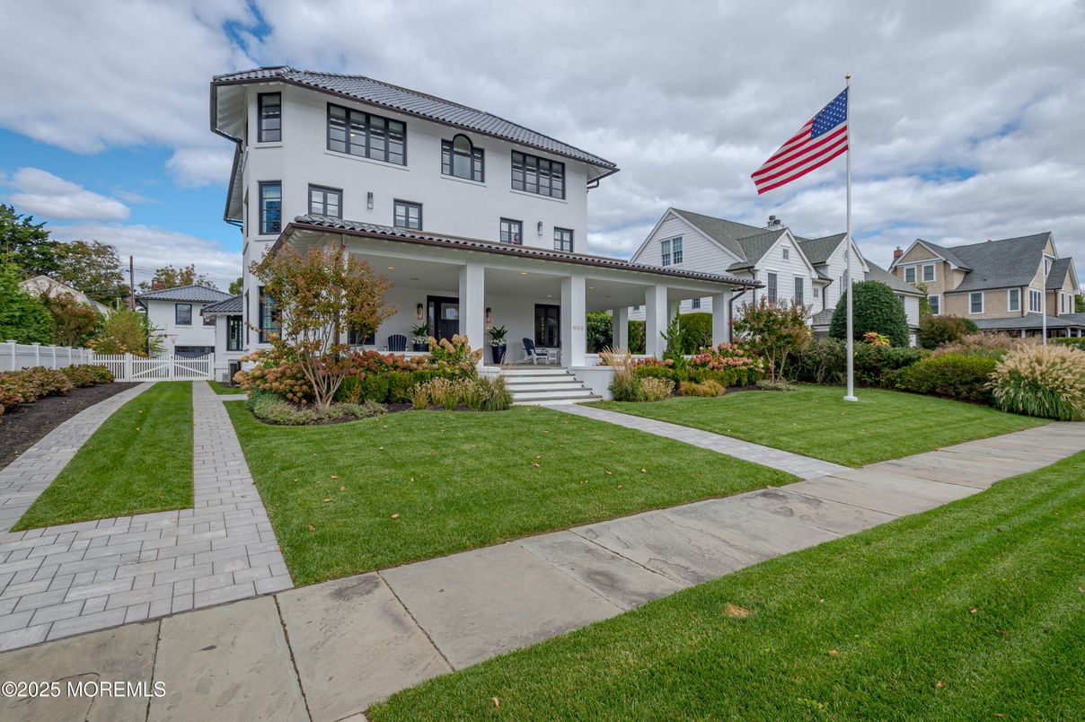 Backyard, Exterior, Facade, French Provincial