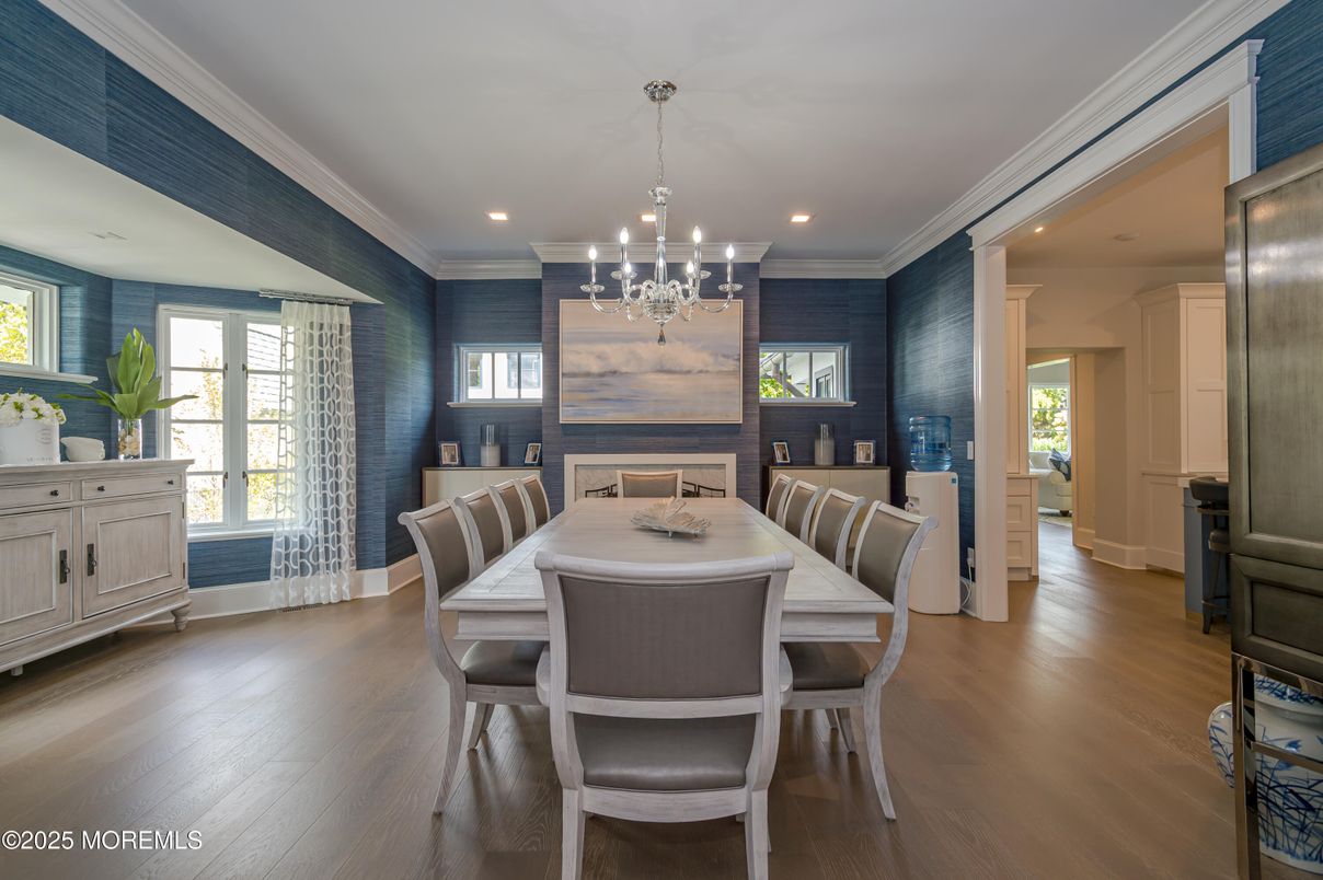 Chandelier, Dining room, Interior, Recessed Lighting, Wood Texture Flooring