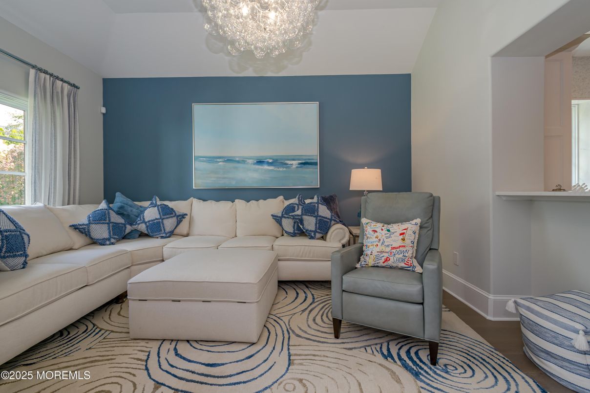 Chandelier, Interior, Living room