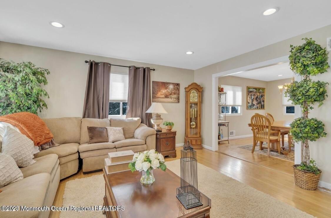 Dining room, Interior, Living room, Recessed Lighting, Wood Texture Flooring